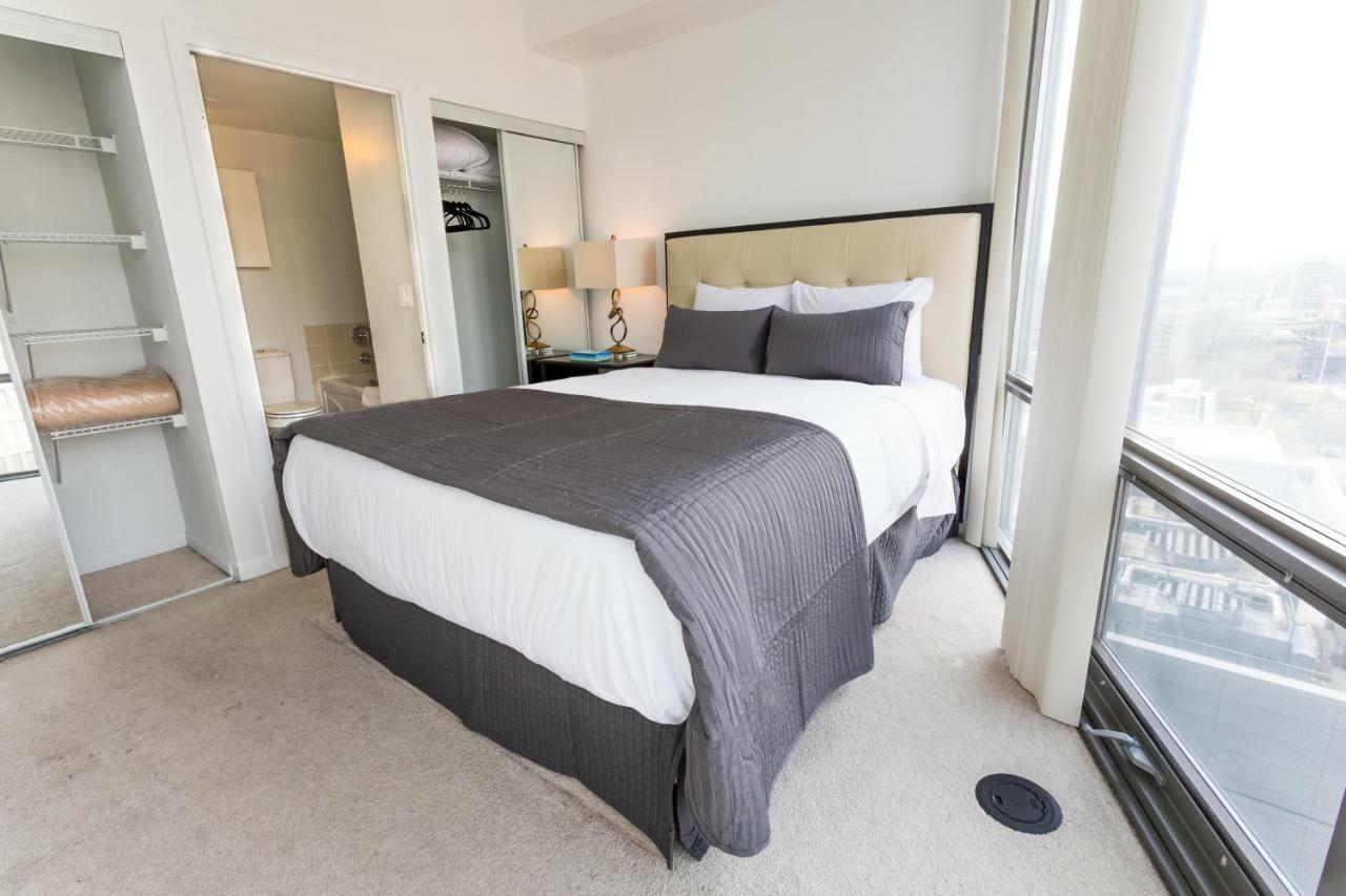 Altitude Suites Bay Street - Holiday Bonus - Free Parking Toronto Dış mekan fotoğraf